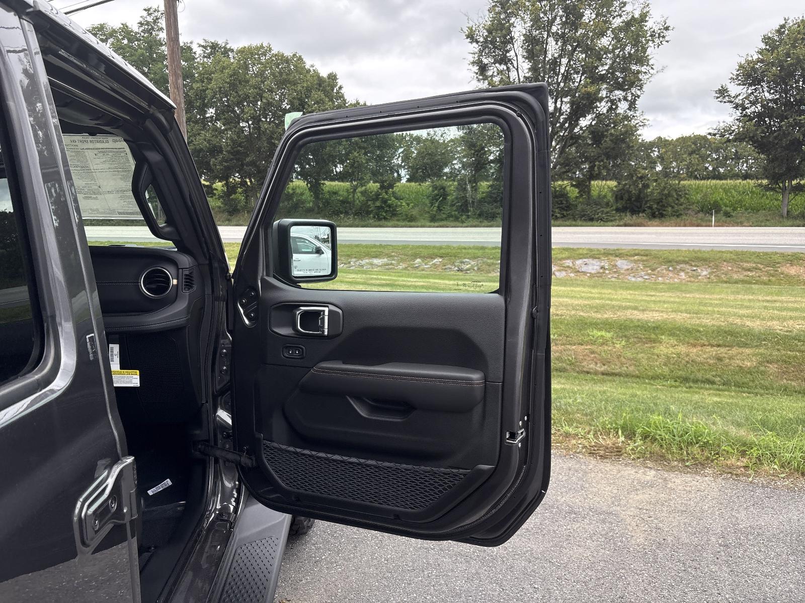 2025 Jeep Gladiator Vehicle Photo in Mechanicsburg, PA 17050-1707