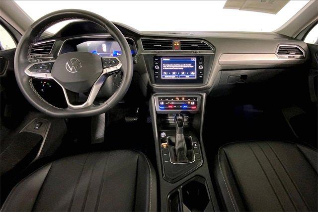 2024 Volkswagen Tiguan Vehicle Photo in KANSAS CITY, MO 64114-4502