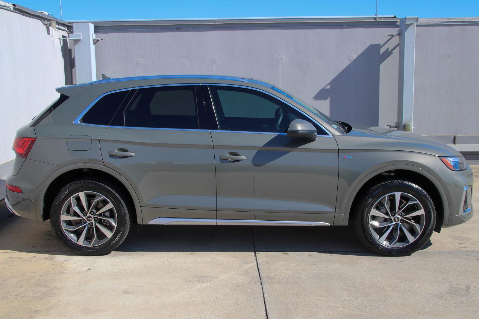 2024 Audi Q5 Vehicle Photo in SUGAR LAND, TX 77478