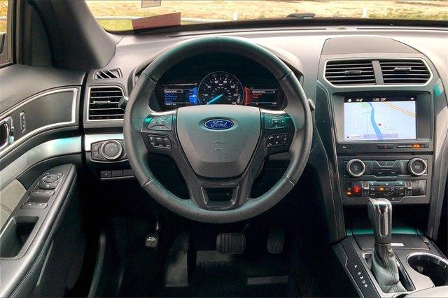 2017 Ford Explorer Vehicle Photo in KANSAS CITY, MO 64114-4502