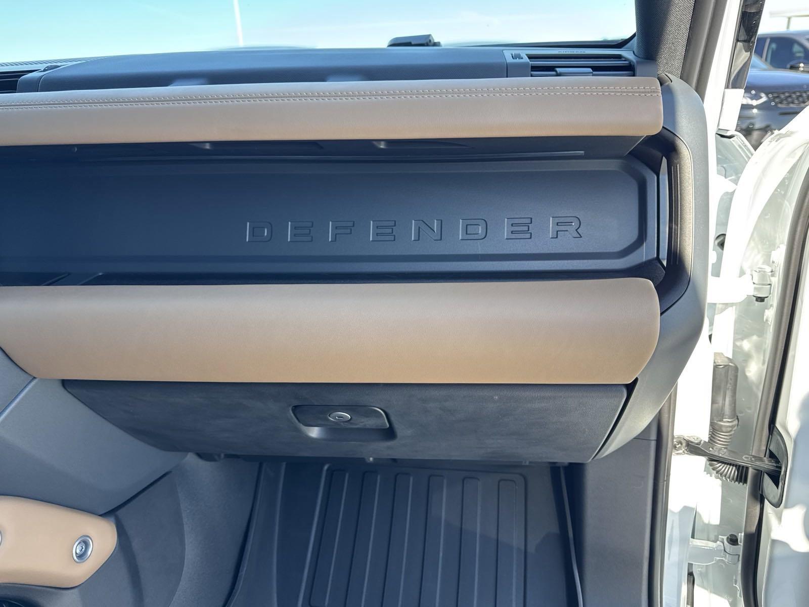 2025 Defender Vehicle Photo in AUSTIN, TX 78717