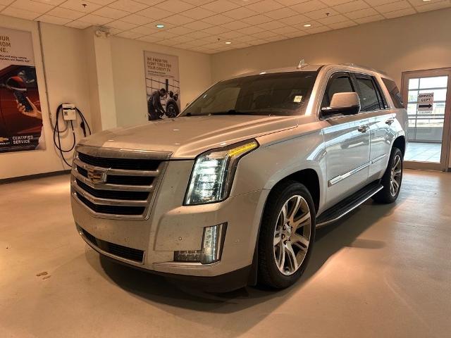 An Initial Check out the 2025 Cadillac Escalade and Its New Features thumbnail