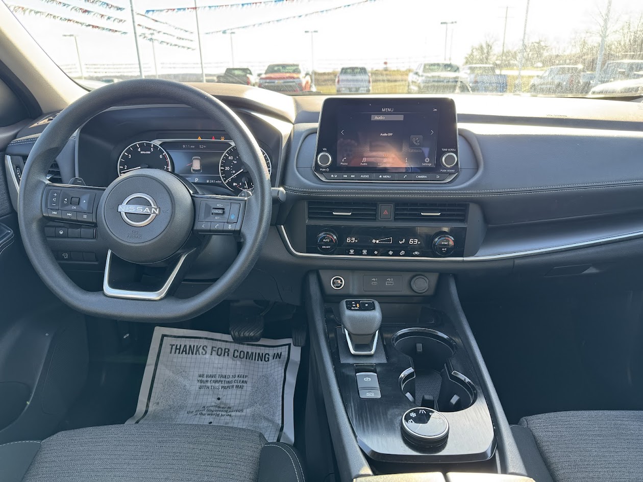 2023 Nissan Rogue Vehicle Photo in BOONVILLE, IN 47601-9633