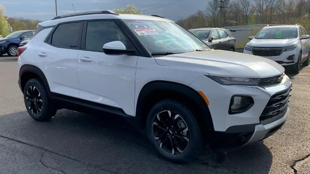 2022 Chevrolet Trailblazer Vehicle Photo in MOON TOWNSHIP, PA 15108-2571