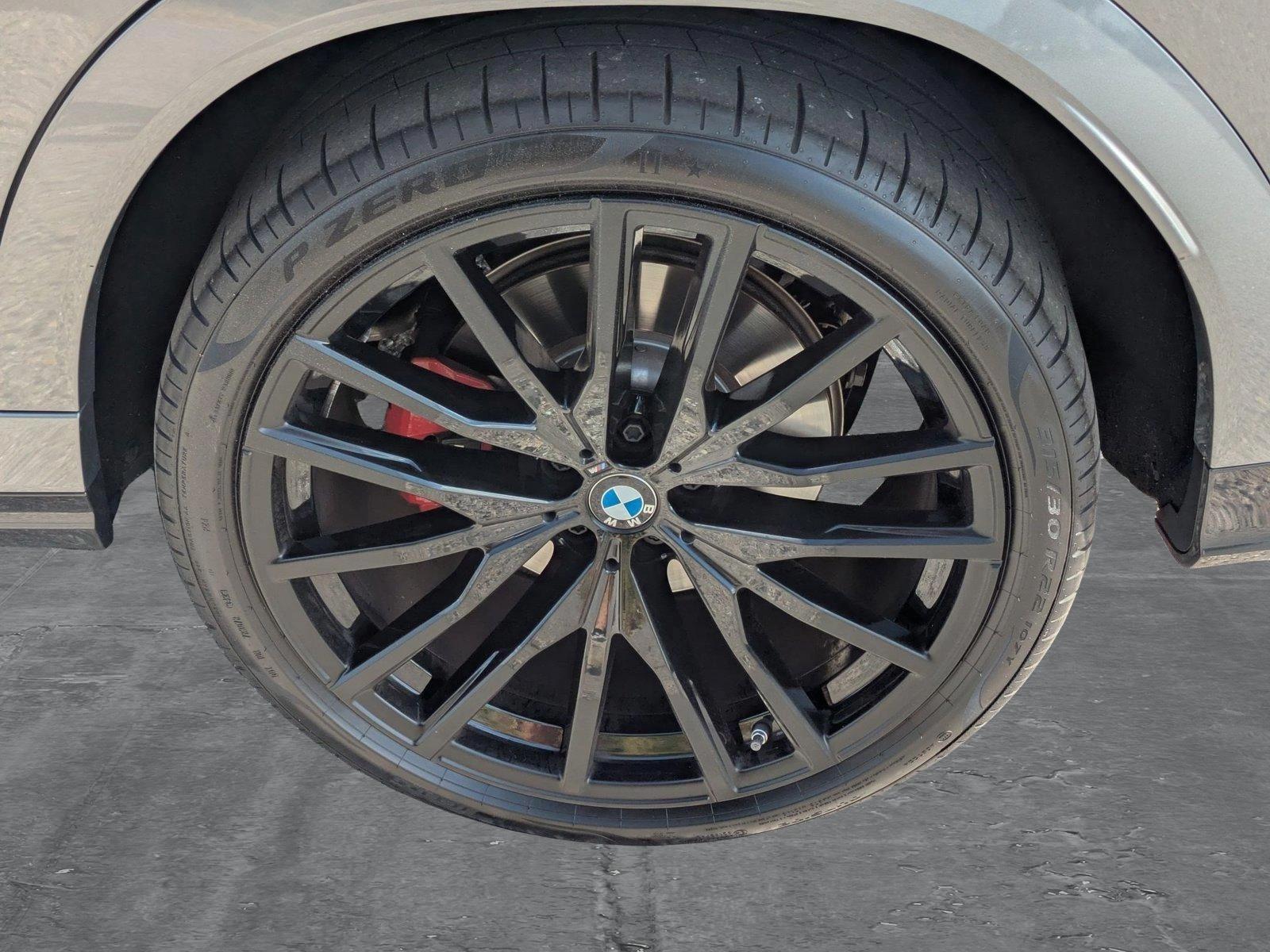 2024 BMW X6 xDrive40i Vehicle Photo in Sarasota, FL 34231