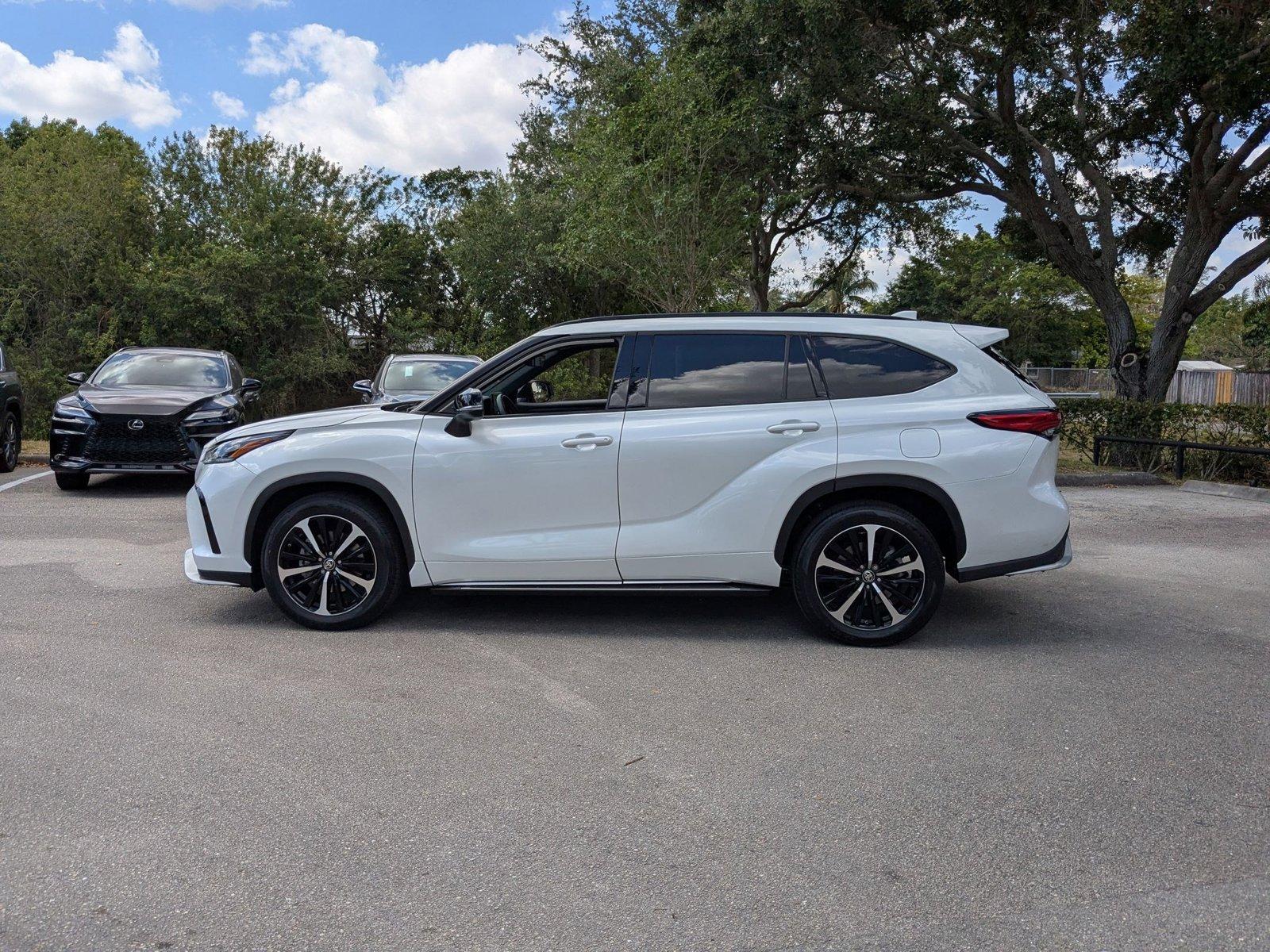 2022 Toyota Highlander Vehicle Photo in West Palm Beach, FL 33417