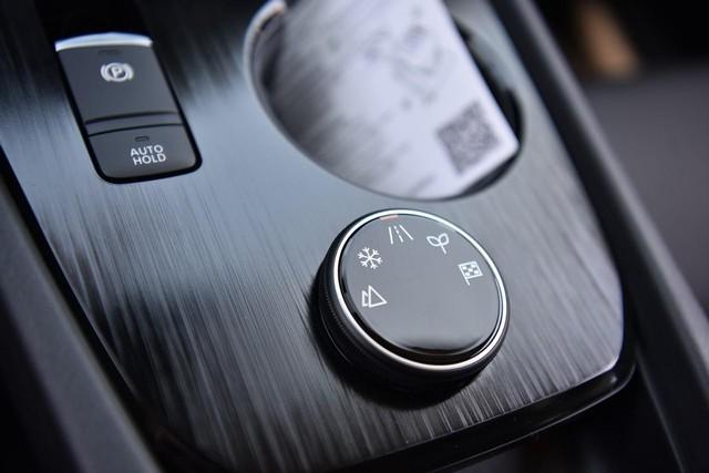 2025 Nissan Rogue Vehicle Photo in Ballwin, MO 63011