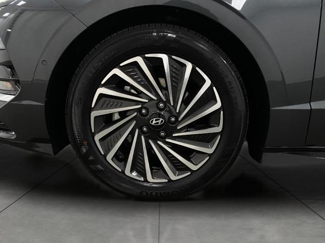 2024 Hyundai SONATA Hybrid Vehicle Photo in Appleton, WI 54913