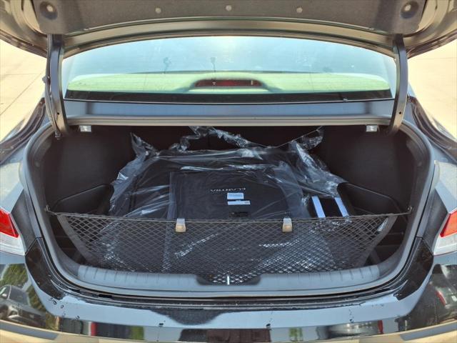 2025 Hyundai ELANTRA Vehicle Photo in Peoria, IL 61615