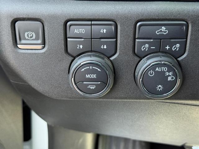 2024 Chevrolet Silverado 1500 Vehicle Photo in COLUMBIA, MO 65203-3903