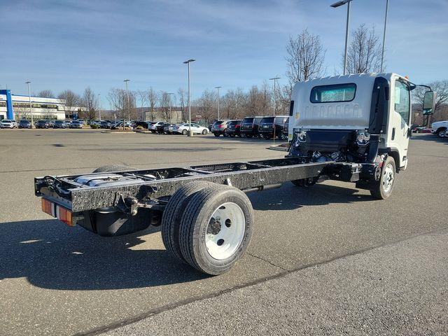2024 Chevrolet Low Cab Forward 4500 Vehicle Photo in DANBURY, CT 06810-5034