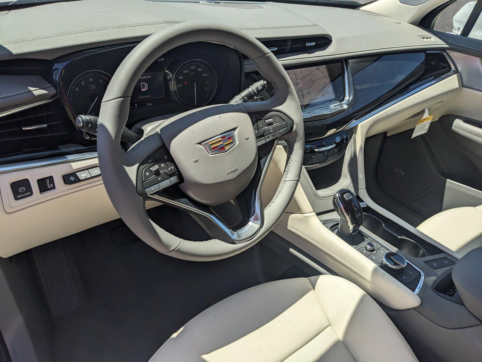 2025 Cadillac XT6 Vehicle Photo in WEST PALM BEACH, FL 33407-3296