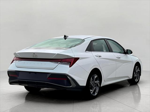 2025 Hyundai ELANTRA Vehicle Photo in Green Bay, WI 54304