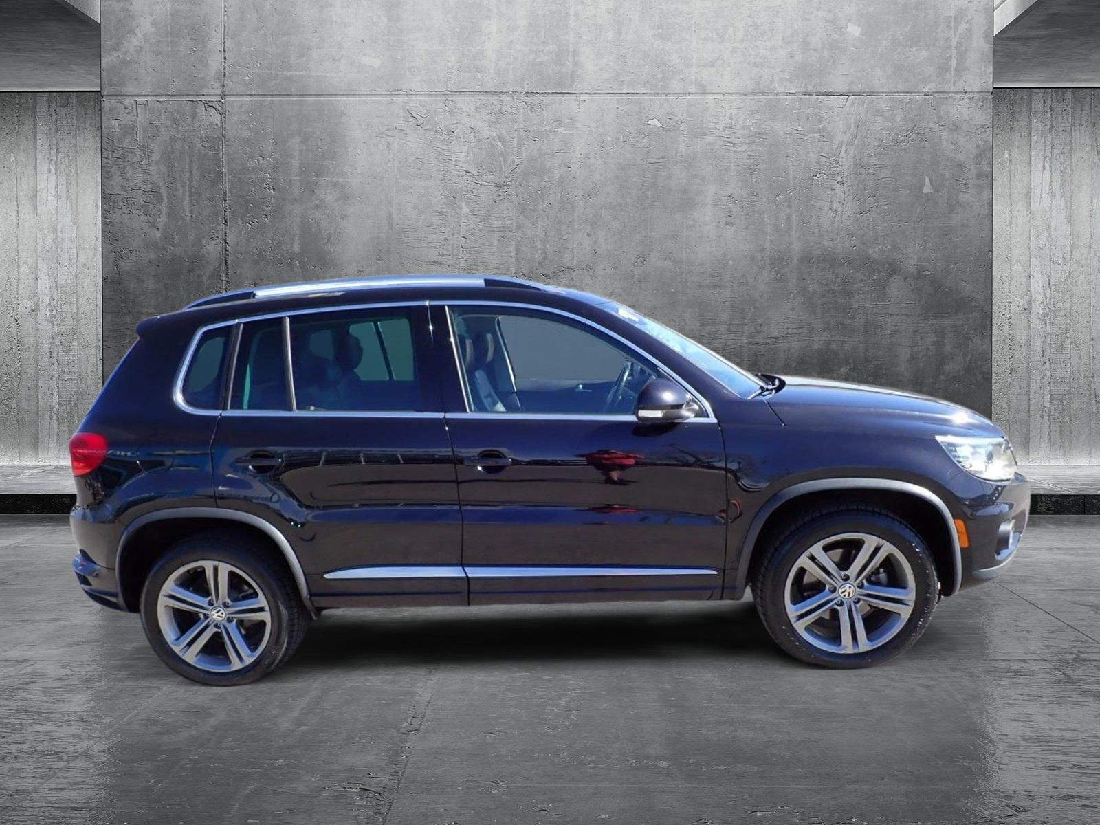 2017 Volkswagen Tiguan Vehicle Photo in DENVER, CO 80221-3610
