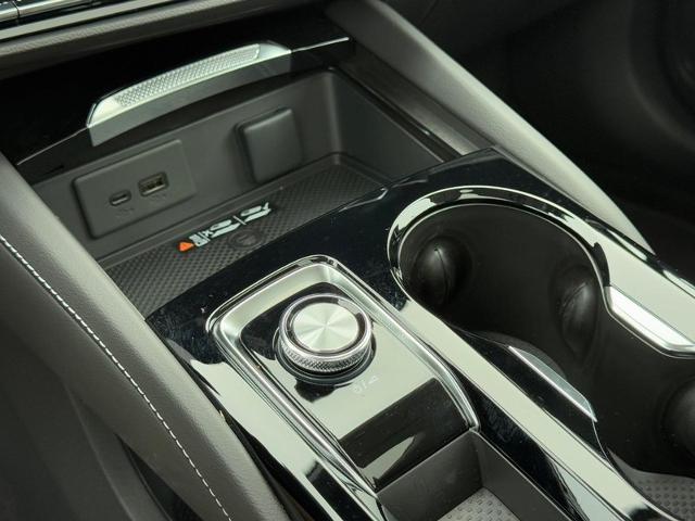 2025 Buick Envision Vehicle Photo in COLUMBIA, MO 65203-3903