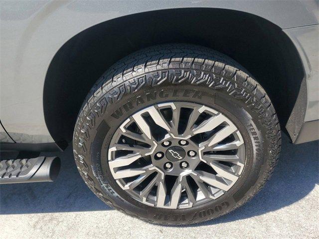 2025 Chevrolet Suburban Vehicle Photo in SUNRISE, FL 33323-3202