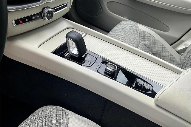 2022 Volvo XC60 Vehicle Photo in Houston, TX 77007