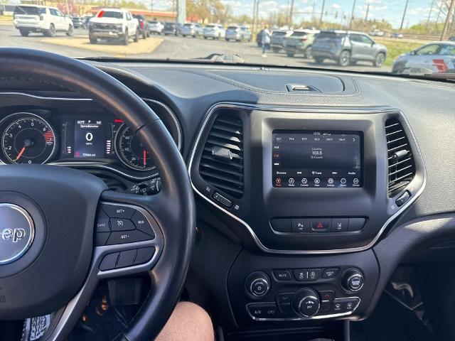 2021 Jeep Cherokee Vehicle Photo in MANHATTAN, KS 66502-5036