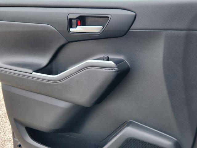 2024 Toyota Highlander Vehicle Photo in SUGAR LAND, TX 77478-0000