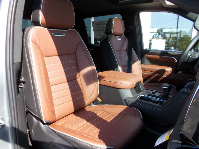 2025 GMC Sierra 1500 Vehicle Photo in LOWELL, MA 01852-4336
