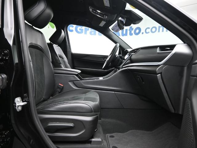 2025 Jeep Grand Cherokee L Vehicle Photo in Cedar Rapids, IA 52402