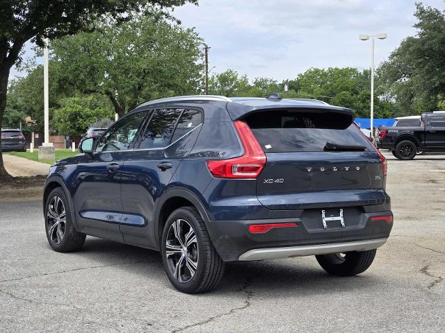 2022 Volvo XC40 Vehicle Photo in DENTON, TX 76210-9321
