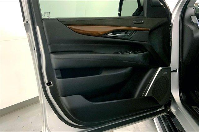 2020 Cadillac Escalade Vehicle Photo in INDEPENDENCE, MO 64055-1314