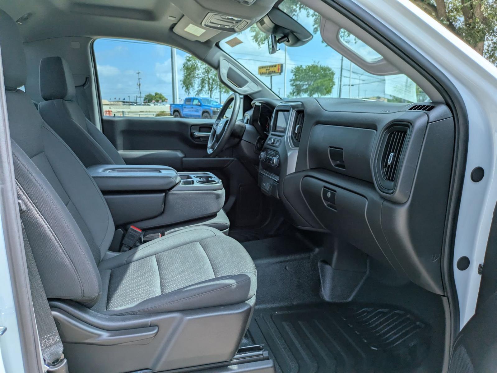 2024 Chevrolet Silverado 1500 Vehicle Photo in SELMA, TX 78154-1460