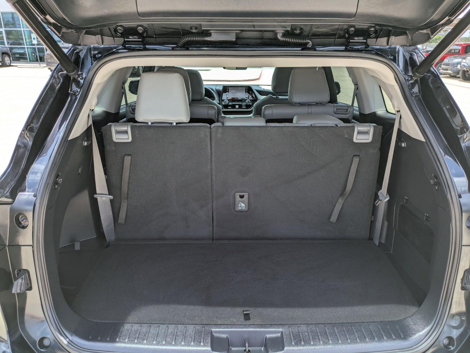 2021 Toyota Highlander Vehicle Photo in SELMA, TX 78154-1460