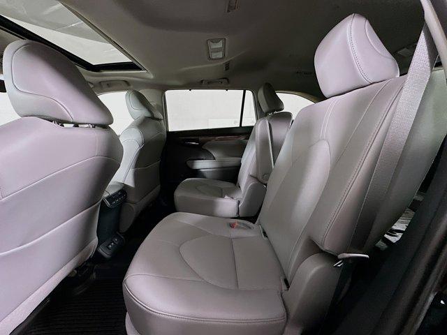 2020 Toyota Highlander Vehicle Photo in Flemington, NJ 08822