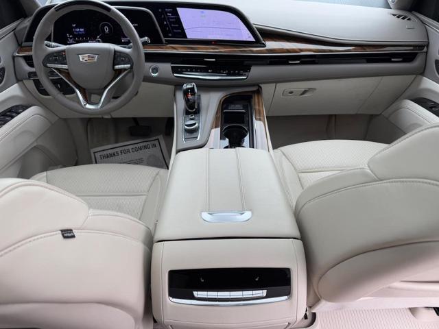 2024 Cadillac Escalade ESV Vehicle Photo in COLUMBIA, MO 65203-3903