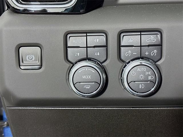 2025 GMC Sierra 2500 HD Vehicle Photo in PUYALLUP, WA 98371-4149