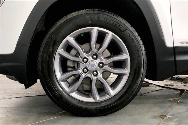 2024 GMC Terrain Vehicle Photo in KANSAS CITY, MO 64114-4502