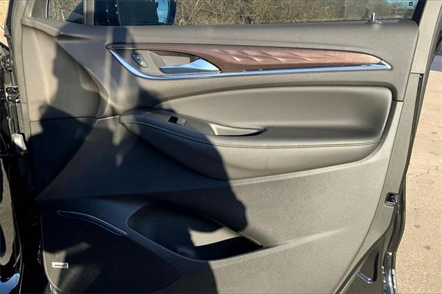 2023 Buick Enclave Vehicle Photo in KANSAS CITY, MO 64114-4545