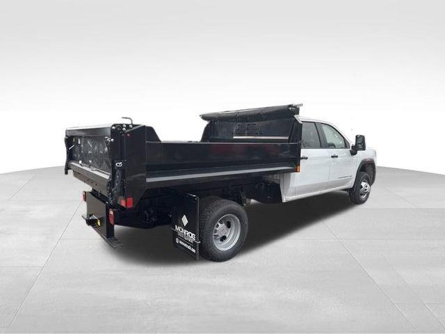 2025 GMC Sierra 3500 HD Chassis Cab Vehicle Photo in MEDINA, OH 44256-9631