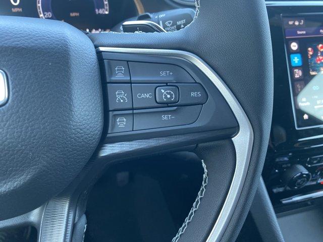 2025 Jeep Grand Cherokee Vehicle Photo in Doylsetown, PA 18901