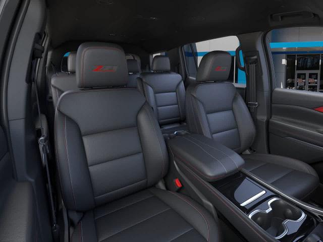 2025 Chevrolet Traverse Vehicle Photo in MOON TOWNSHIP, PA 15108-2571