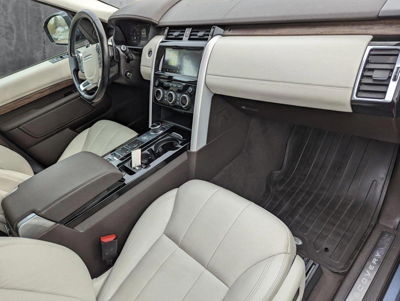 2018 Land Rover Discovery Vehicle Photo in Spokane Valley, WA 99212