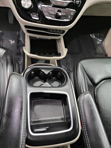 2023 Chrysler Pacifica Vehicle Photo in Green Bay, WI 54304