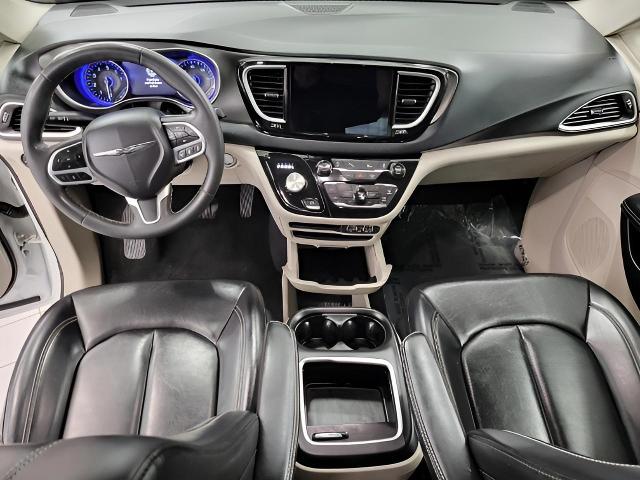 2023 Chrysler Pacifica Vehicle Photo in Green Bay, WI 54304