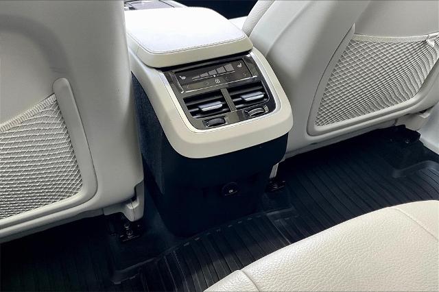 2024 Volvo XC90 Vehicle Photo in Houston, TX 77007