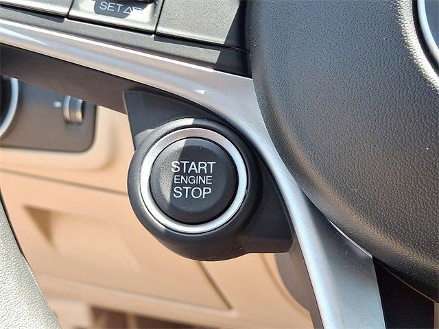 2019 Alfa Romeo Giulia Vehicle Photo in Willow Grove, PA 19090