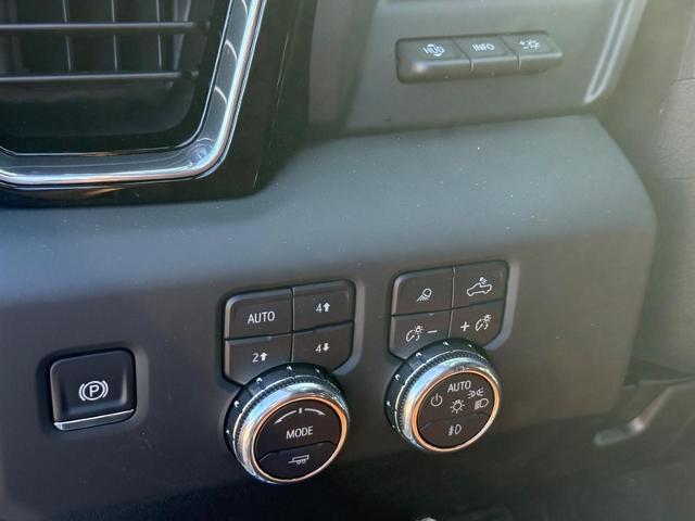 2025 GMC Sierra 2500 HD Vehicle Photo in COLUMBIA, MO 65203-3903
