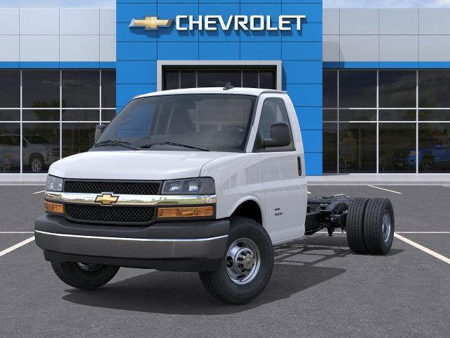 2025 Chevrolet Express Cutaway 4500 Vehicle Photo in PAWLING, NY 12564-3219