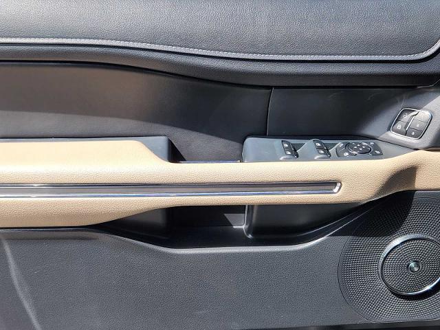 2024 Ford Expedition Vehicle Photo in DENTON, TX 76210-9321