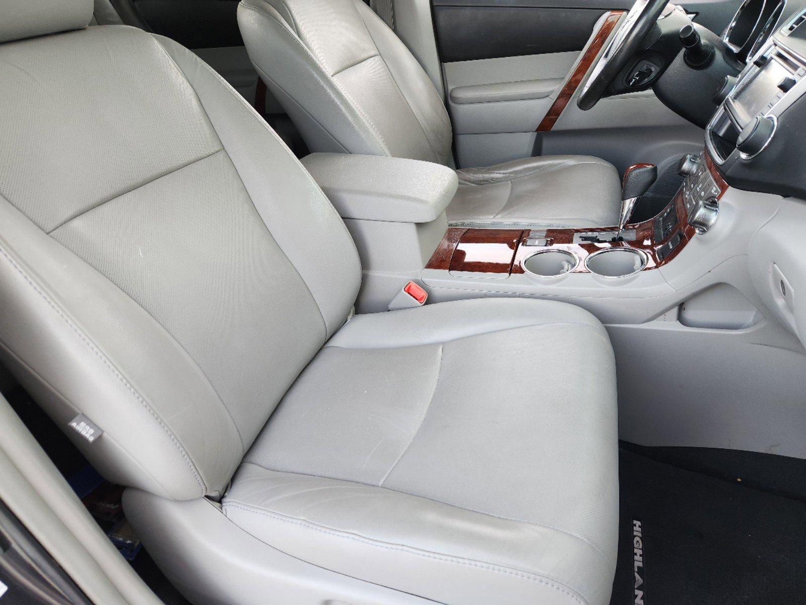 2013 Toyota Highlander Vehicle Photo in PLANO, TX 75024