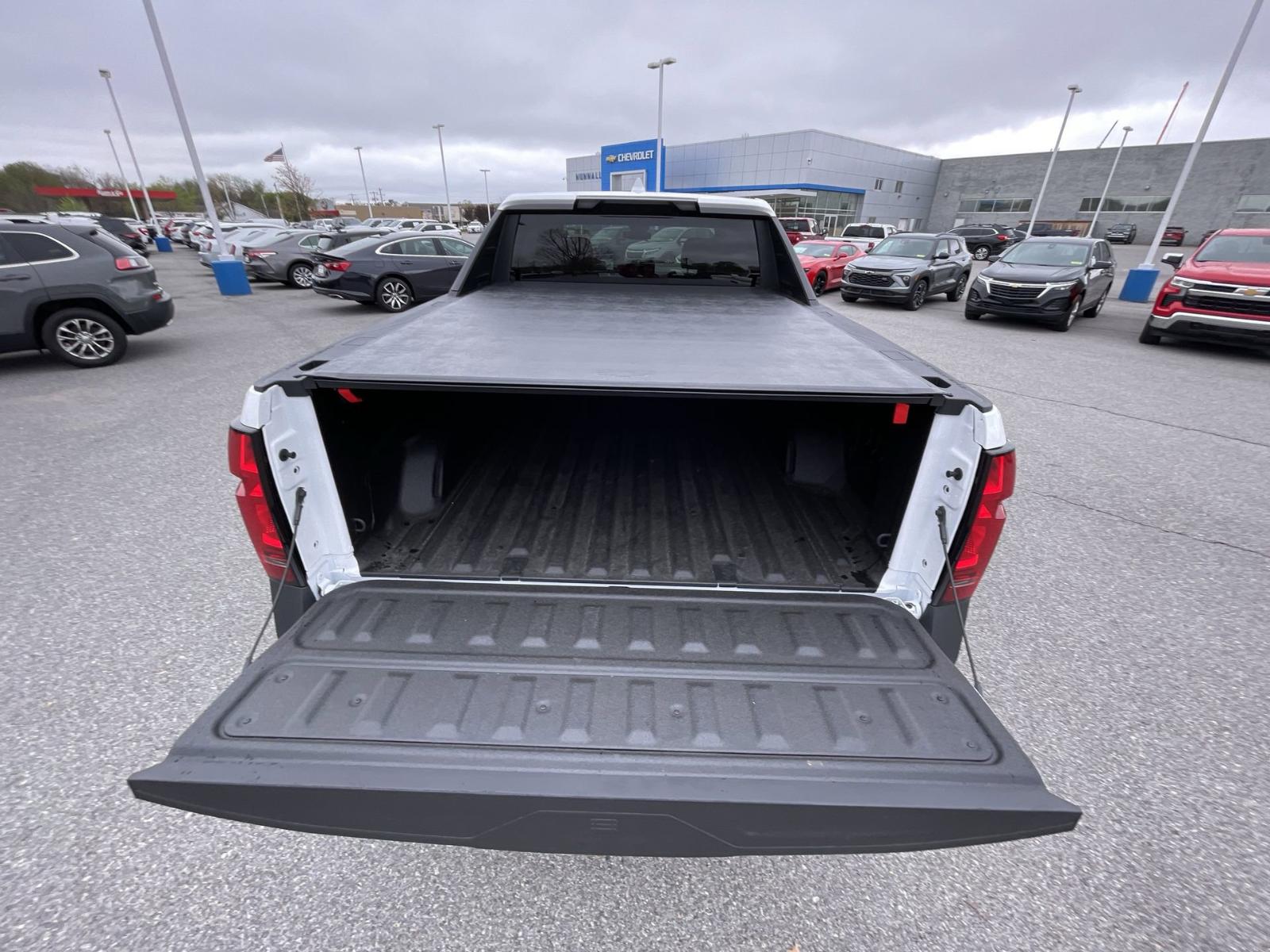 2024 Chevrolet Silverado EV Vehicle Photo in BENTONVILLE, AR 72712-4322