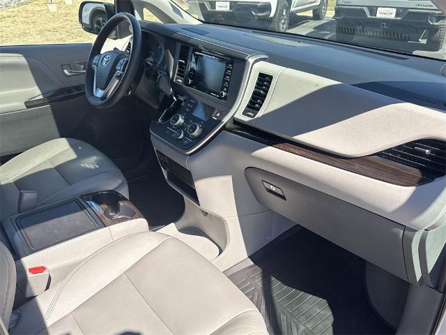 2020 Toyota Sienna Vehicle Photo in ALBERTVILLE, AL 35950-0246