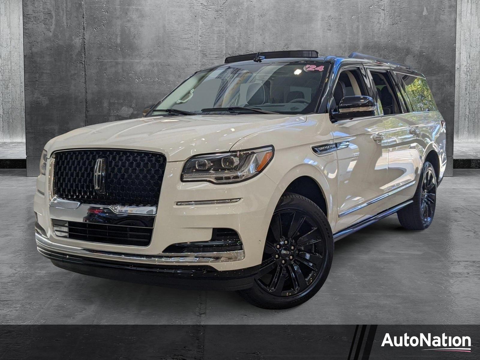2024 Lincoln Navigator L Vehicle Photo in Pembroke Pines , FL 33027