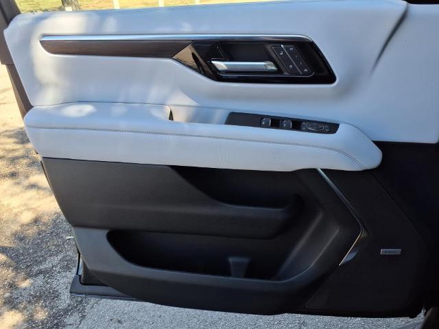 2025 Chevrolet Tahoe Vehicle Photo in Denton, TX 76205